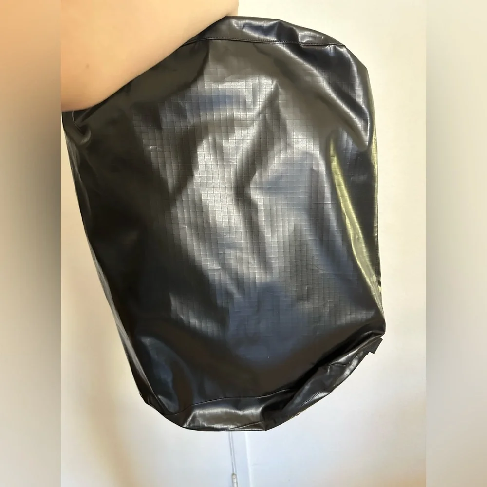 Levi’s black duffel bag backpack